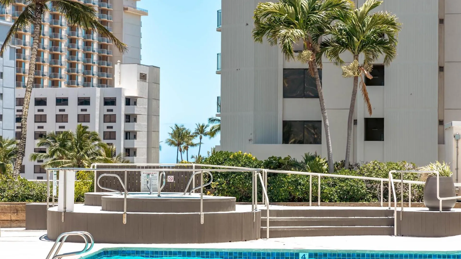 Ocean View Delight, Walk To Beach With Free Parking Honolulu